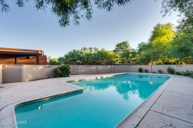 6035 E San Cristobal Street, Tucson, AZ 85715