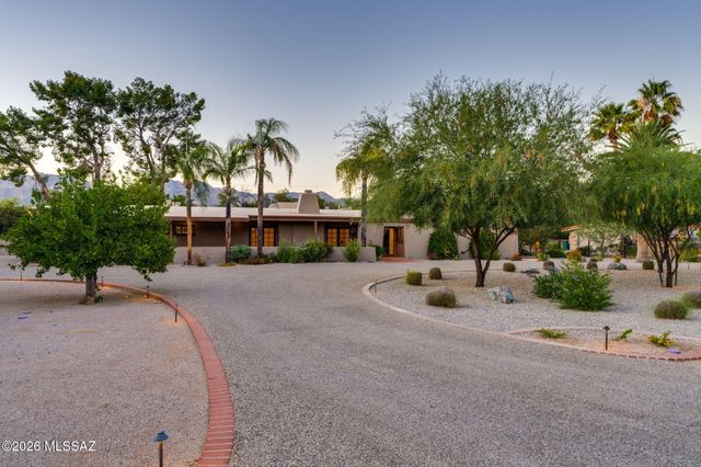 6035 E San Cristobal Street, Tucson, AZ 85715