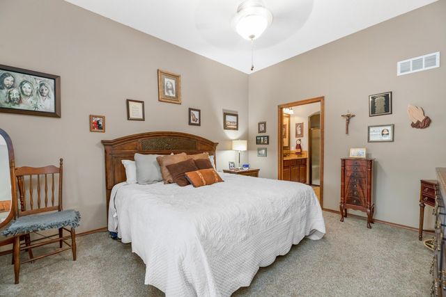 1324 N HAMILTON DR, Derby, KS 67037