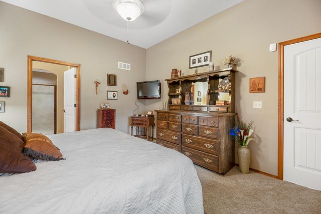 1324 N HAMILTON DR, Derby, KS 67037