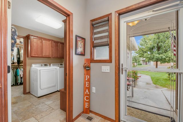 1324 N HAMILTON DR, Derby, KS 67037