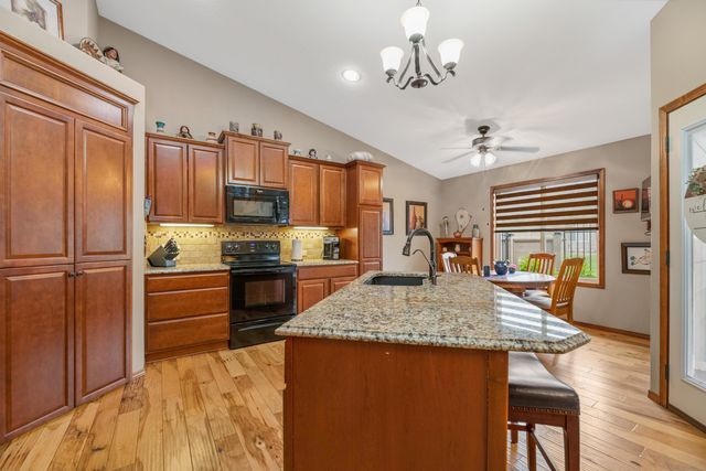 1324 N HAMILTON DR, Derby, KS 67037