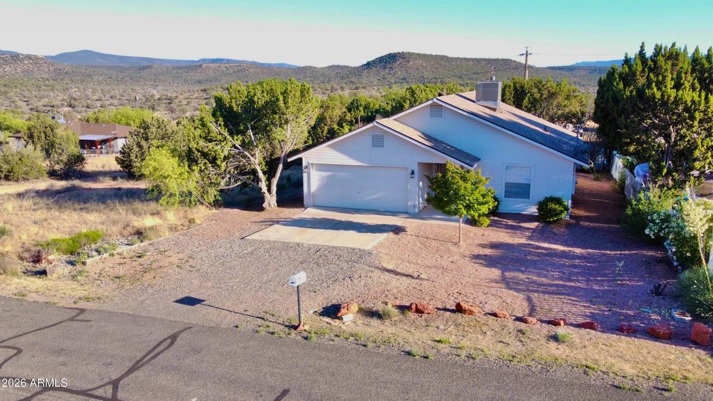 Image 2 of property listing at 4875 E CEDAR Drive, Rimrock, AZ 86335