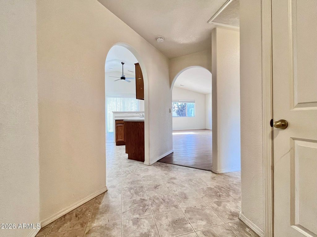 Image 4 of property listing at 4875 E CEDAR Drive, Rimrock, AZ 86335