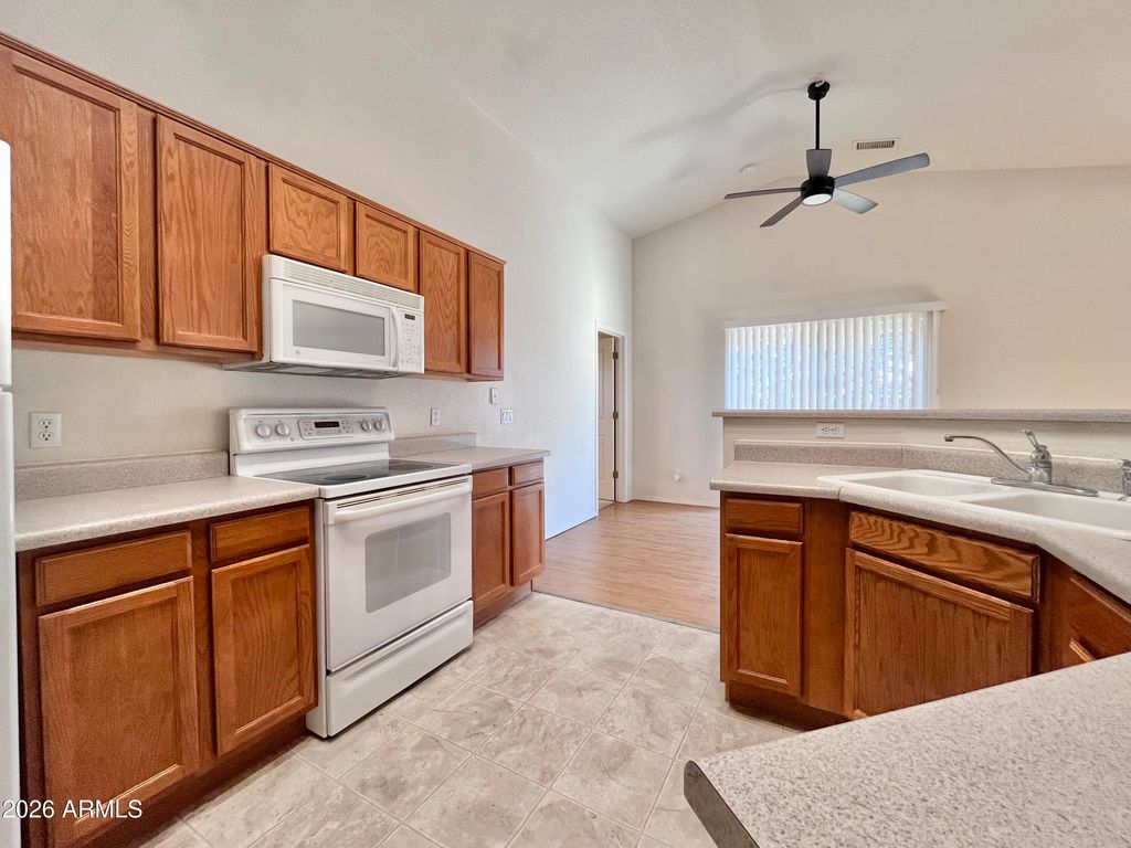 Image 7 of property listing at 4875 E CEDAR Drive, Rimrock, AZ 86335