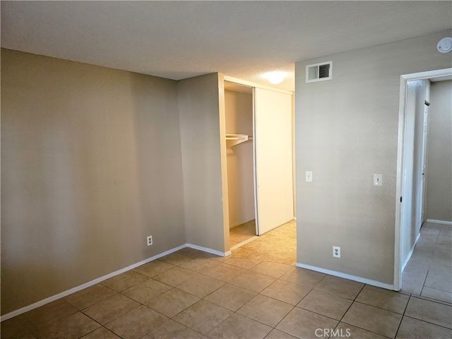 2554 Olive Drive 19, Palmdale, CA 93550
