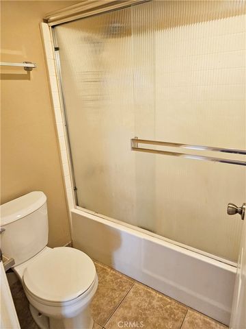 2554 Olive Drive 19, Palmdale, CA 93550