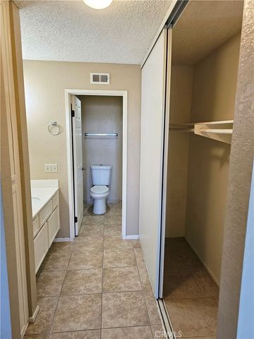 2554 Olive Drive 19, Palmdale, CA 93550