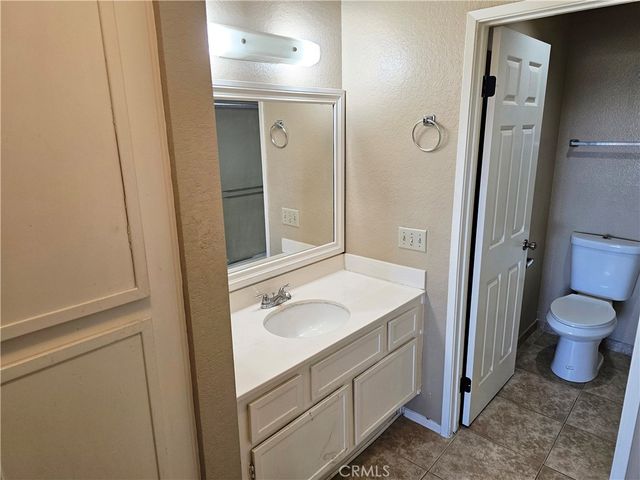 2554 Olive Drive 19, Palmdale, CA 93550