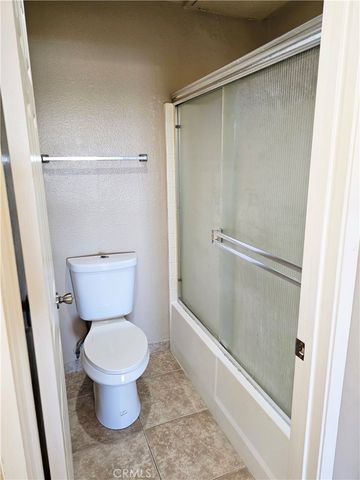 2554 Olive Drive 19, Palmdale, CA 93550