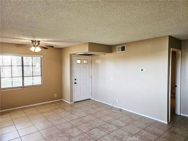 2554 Olive Drive 19, Palmdale, CA 93550