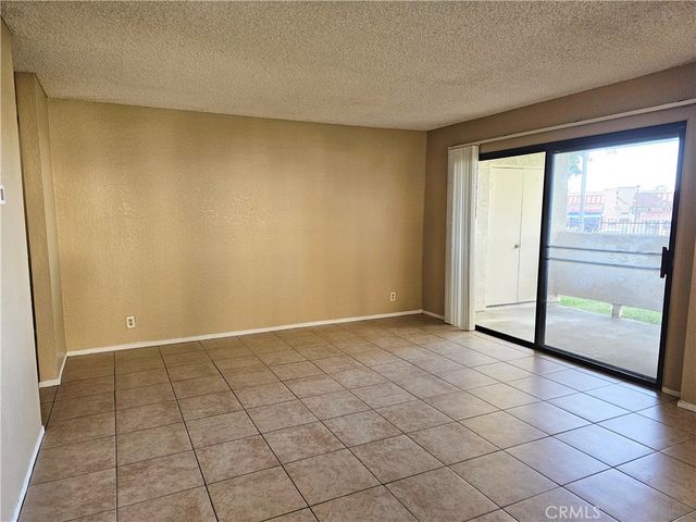 2554 Olive Drive 19, Palmdale, CA 93550