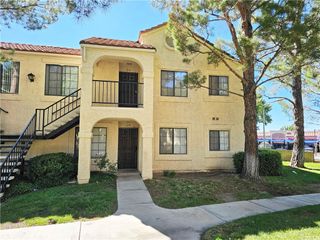 2554 Olive Drive 19, Palmdale, CA 93550
