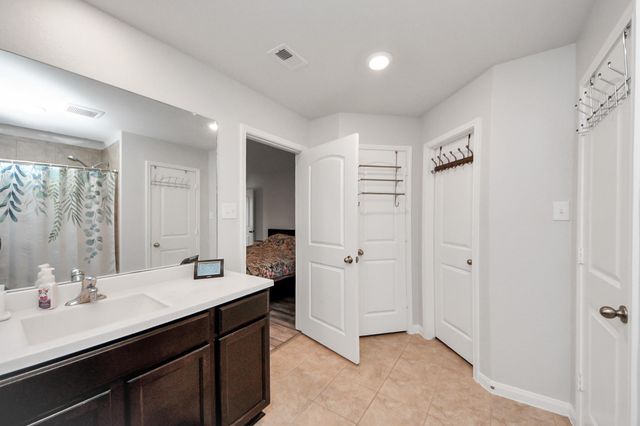 6242 El Oro Drive, Houston, TX 77048