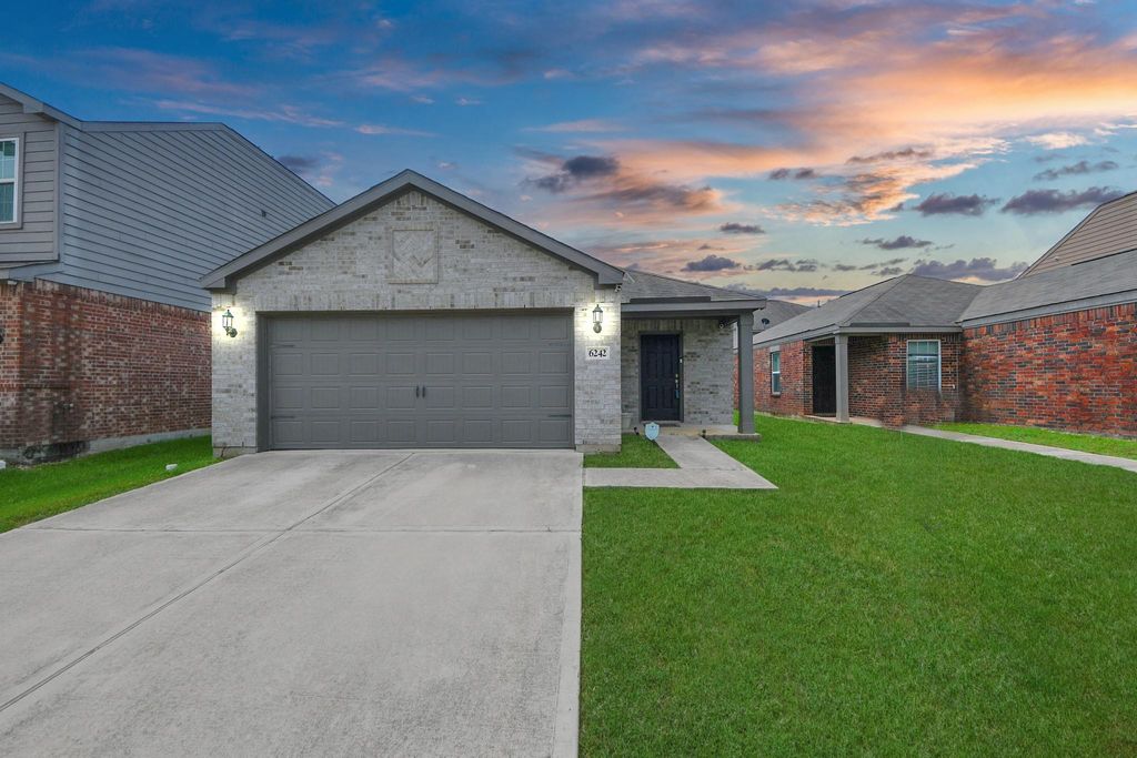 6242 El Oro Drive, Houston, TX 77048