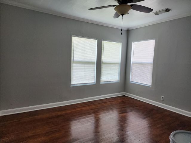 7124 Linden Street, Houston, TX 77087