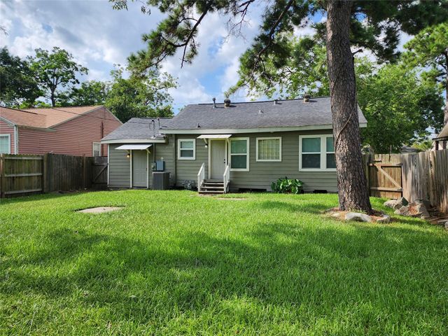 7124 Linden Street, Houston, TX 77087