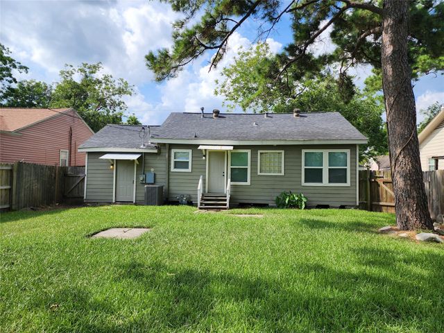 7124 Linden Street, Houston, TX 77087