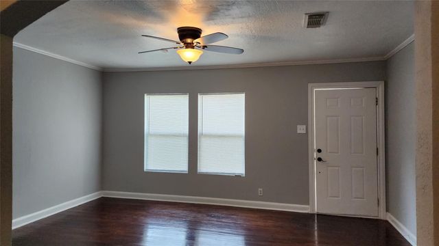 7124 Linden Street, Houston, TX 77087