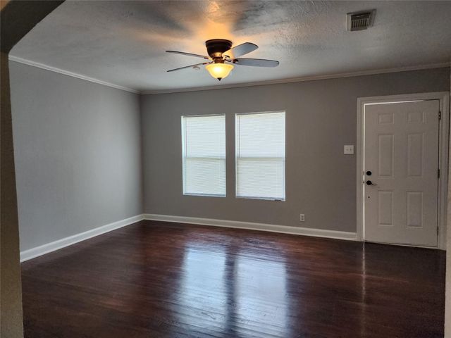 7124 Linden Street, Houston, TX 77087