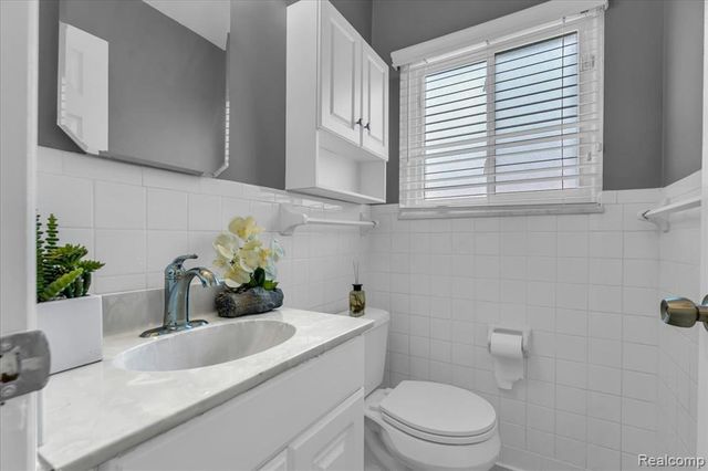 27739 Yvette Drive, Warren, MI 48088