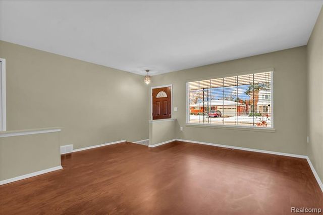 27739 Yvette Drive, Warren, MI 48088