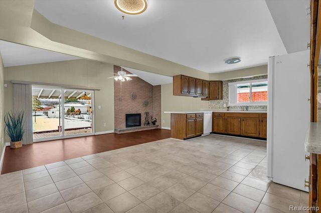 27739 Yvette Drive, Warren, MI 48088