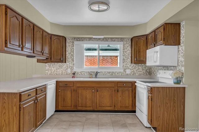 27739 Yvette Drive, Warren, MI 48088