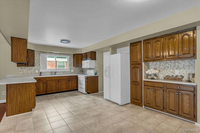 27739 Yvette Drive, Warren, MI 48088