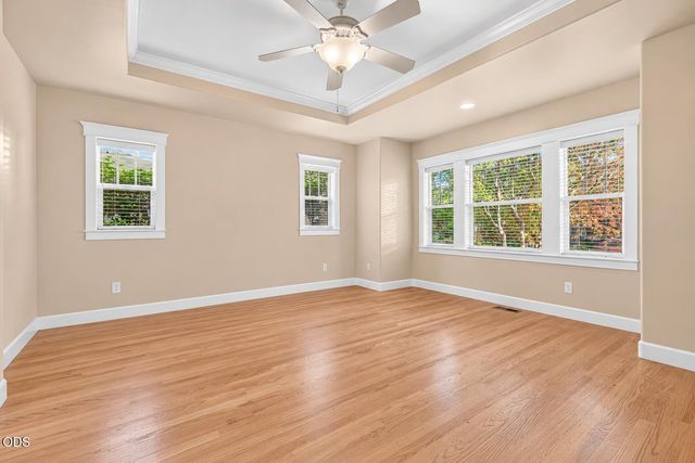 720 G Street, Jacksonville, OR 97530
