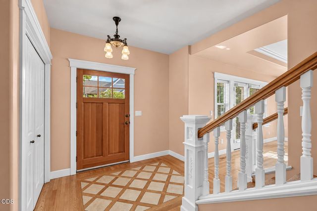 720 G Street, Jacksonville, OR 97530
