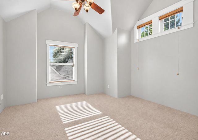 720 G Street, Jacksonville, OR 97530