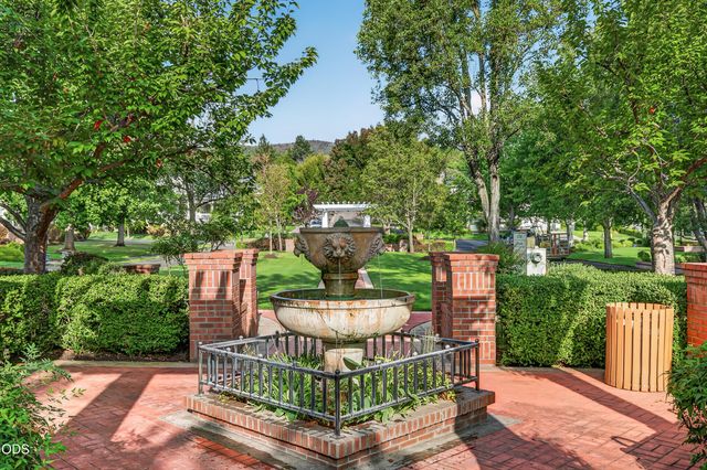 720 G Street, Jacksonville, OR 97530