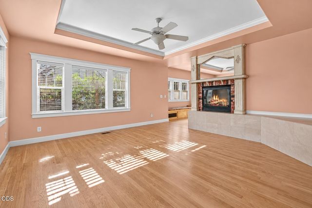 720 G Street, Jacksonville, OR 97530