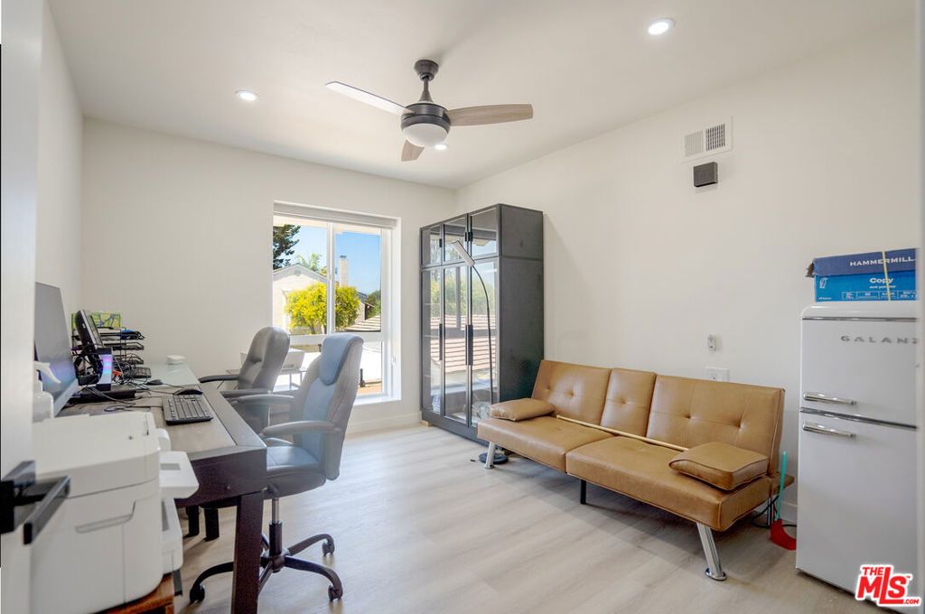 Image 16 of property listing at 12203 Santa Gertrudes Avenue 64, La Mirada, CA 90638