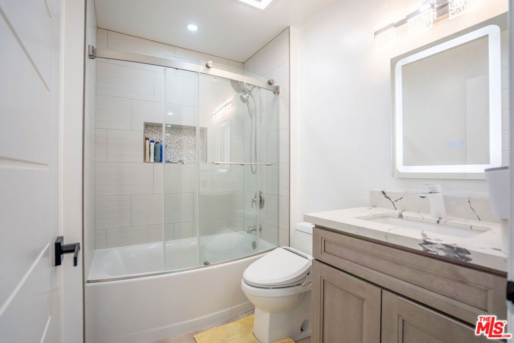 Image 19 of property listing at 12203 Santa Gertrudes Avenue 64, La Mirada, CA 90638