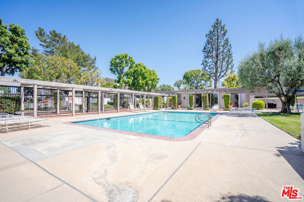 Image 5 of property listing at 12203 Santa Gertrudes Avenue 64, La Mirada, CA 90638
