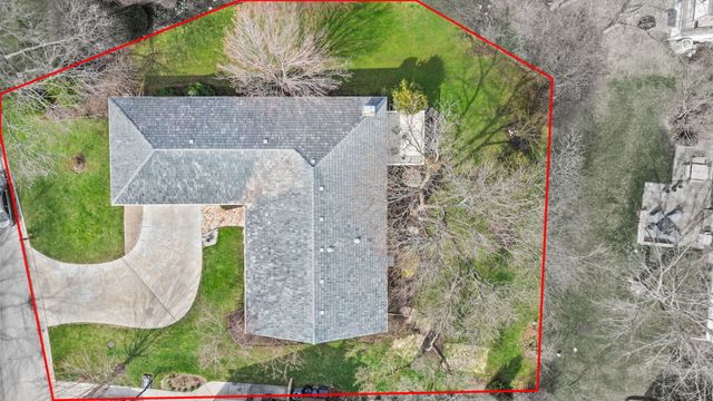 720 Mullady Parkway, Libertyville, IL 60048