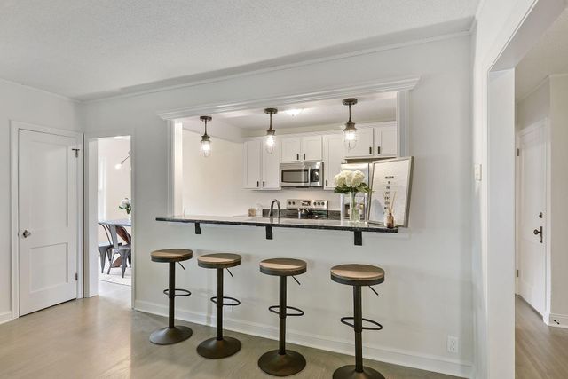 2530 W 50th Street, Minneapolis, MN 55410