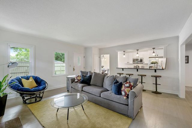 2530 W 50th Street, Minneapolis, MN 55410