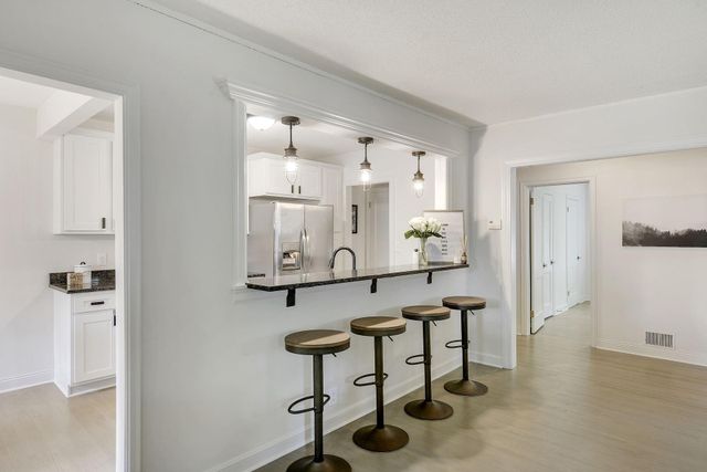 2530 W 50th Street, Minneapolis, MN 55410