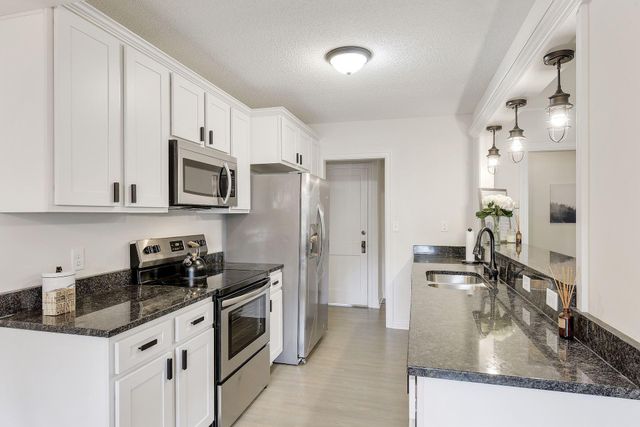 2530 W 50th Street, Minneapolis, MN 55410