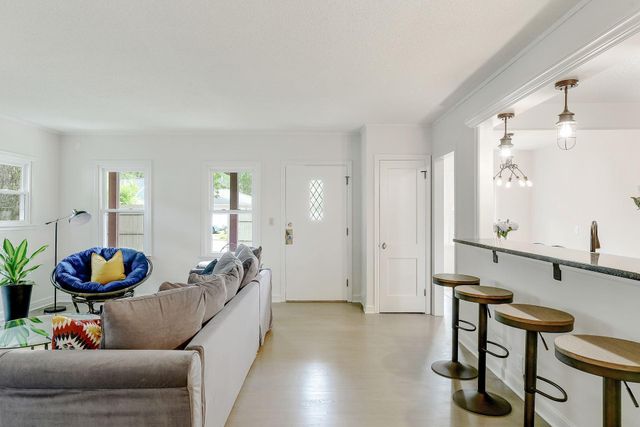 2530 W 50th Street, Minneapolis, MN 55410