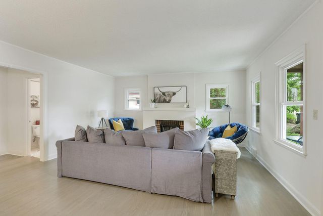 2530 W 50th Street, Minneapolis, MN 55410