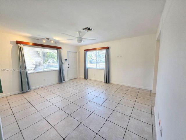 2111 N 26th Ave N, Hollywood, FL 33020