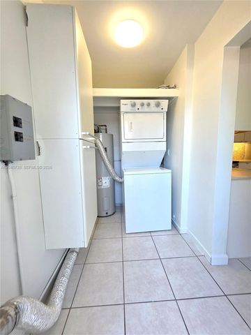 2111 N 26th Ave N, Hollywood, FL 33020