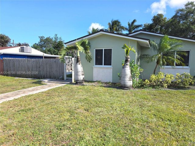 2111 N 26th Ave N, Hollywood, FL 33020