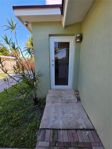 2111 N 26th Ave N, Hollywood, FL 33020