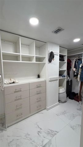 2333 Brickell Ave 1814, Miami, FL 33129