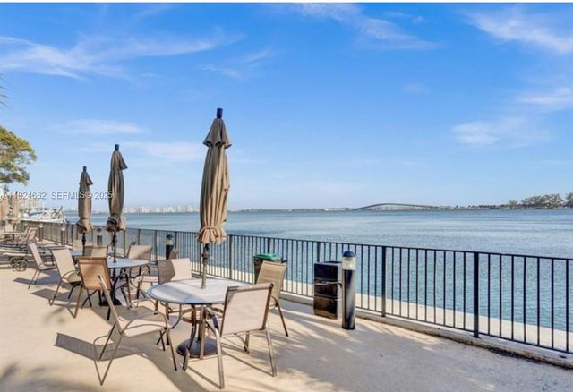 2333 Brickell Ave 1814, Miami, FL 33129